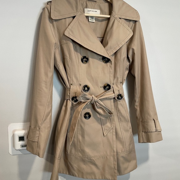 Jones New York Jackets & Blazers - EUC Tan Trench Coat by Jones New York